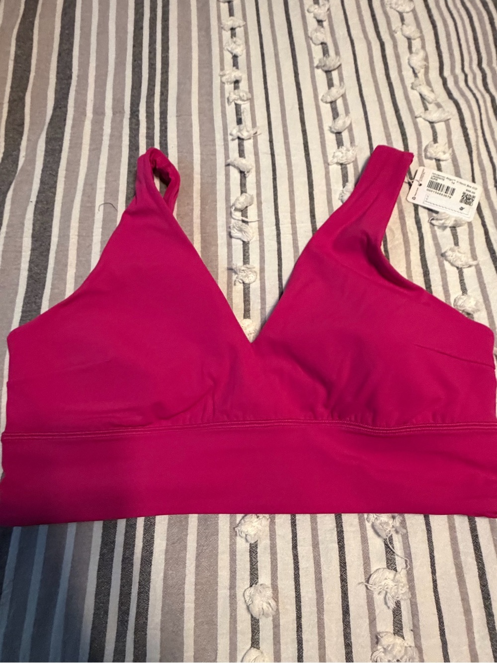 Women’s Magenta Align V-neck Sports bra - lululemon